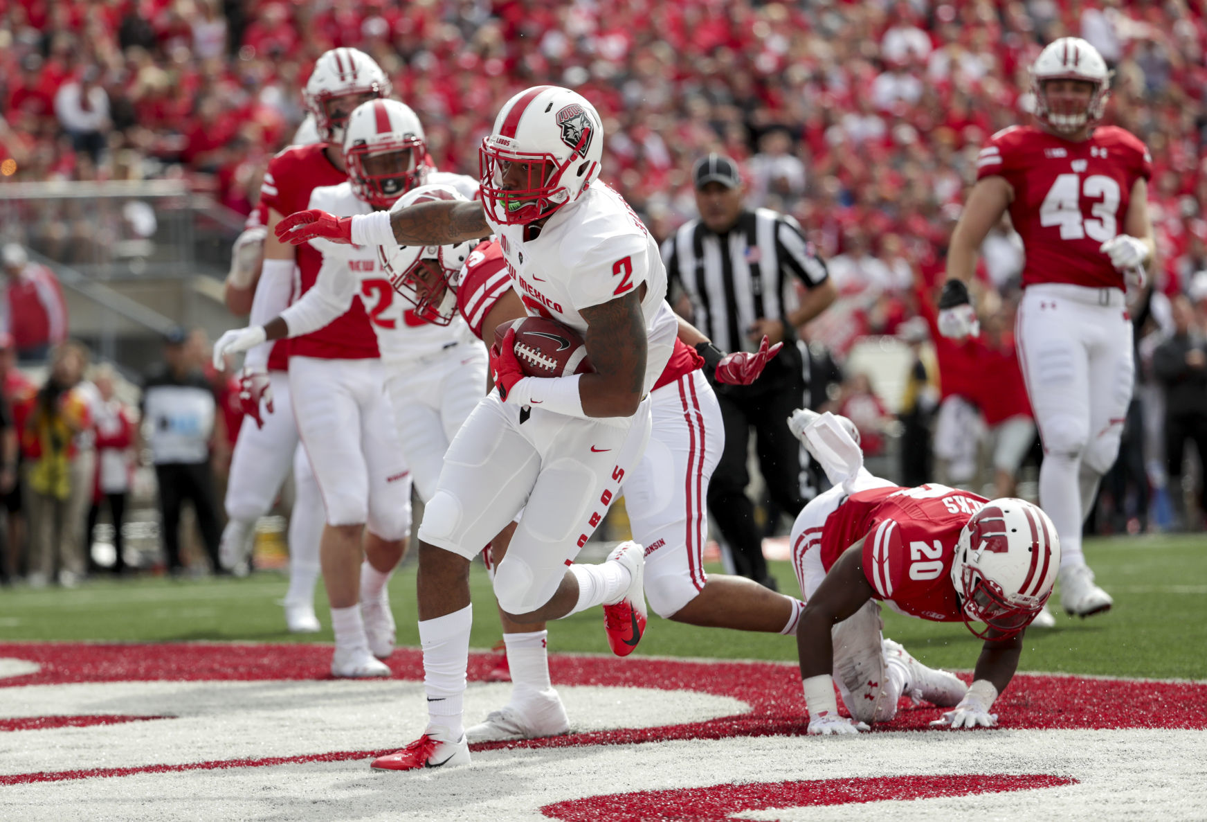 Wisconsin Badgers 45, New Mexico Lobos 14